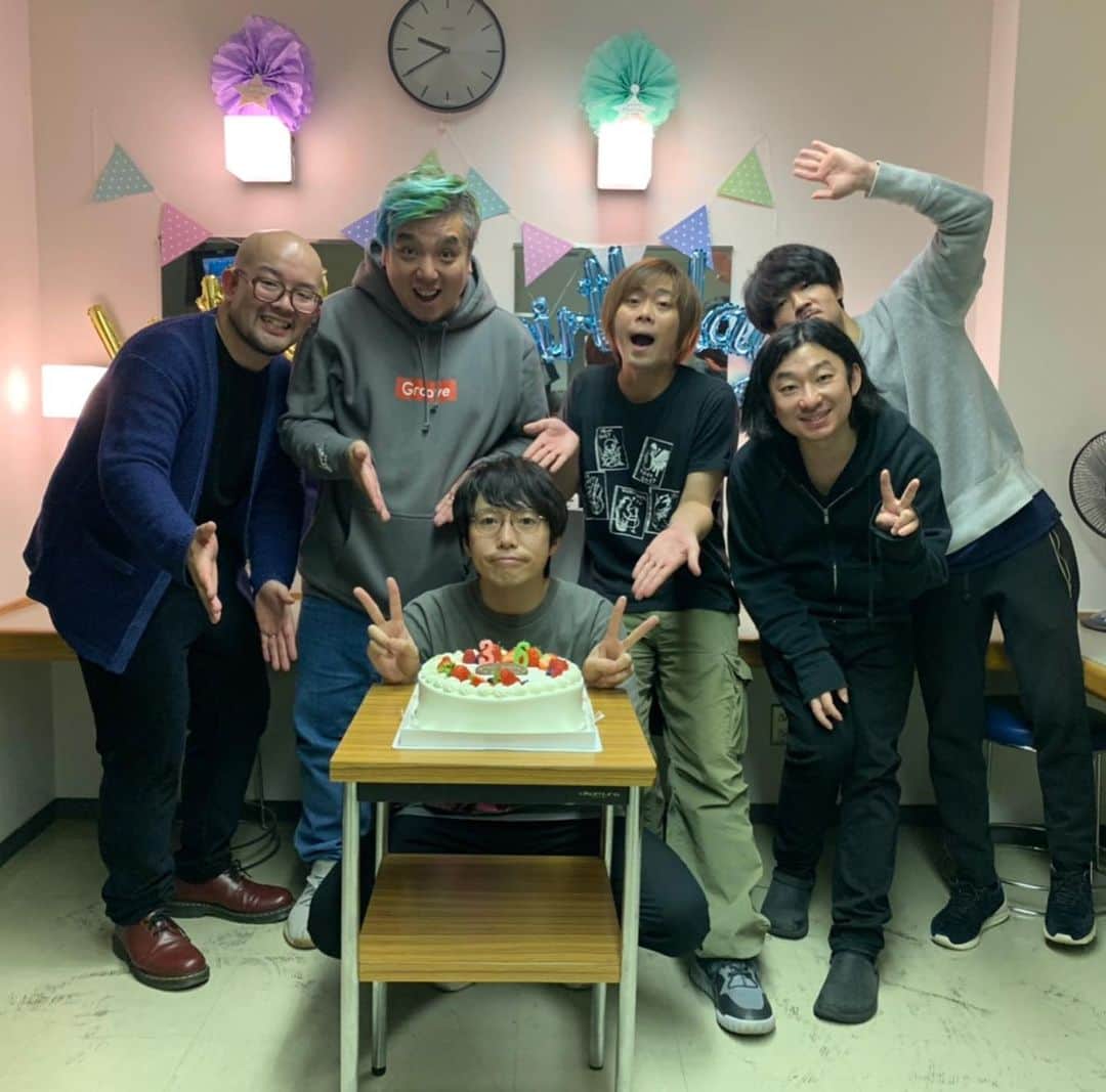 のインスタグラム：「そして、 本日、高橋優‼️36歳  誕生日おめでとう🎂  大切な日に、一緒に音出せた事に  感謝。  #高橋優」