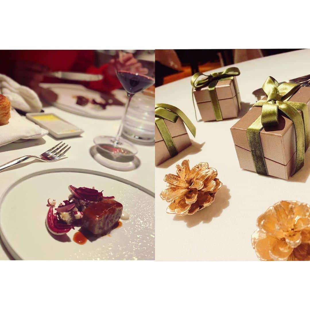 高崎愛梨さんのインスタグラム写真 - (高崎愛梨Instagram)「Christmas Dinner2019 🍽 ： 今年のクリスマスは背伸びしてブルガリへ ＂BVLGARI Il Ristorante Luca Fantin＂ ： 白トリュフをほんのちょっとかけただけで○万⁉︎ グラス一杯で○千円⁉︎ お会計わーぉ‼︎ って結局庶民な私は現実との葛藤ww でも何事も経験。自分を高めてまた頑張れる。 ほんとに素敵な空間で美味しくてありがたい時間でした！！ この幸せを噛み締めます♡♡ ： #christmasdinner #bvlgari #bvlgarillristorante #ブルガリレストラン #銀座 #至福の時間」12月26日 22時42分 - ai6ai3ai0