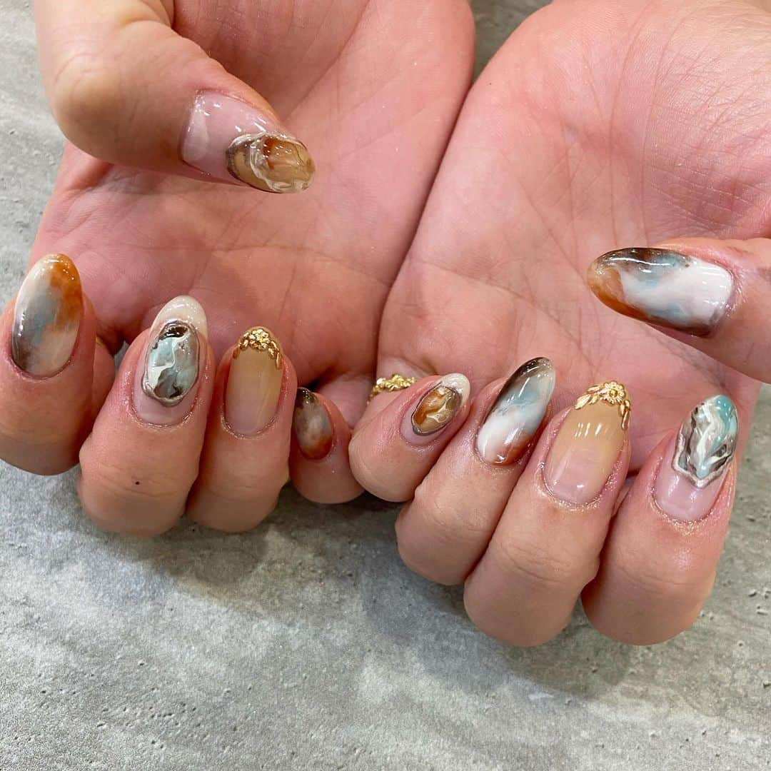 inthinkさんのインスタグラム写真 - (inthinkInstagram)「石のような波のような🪐 . . #nail #nailart #nailist #nailsalon #ネイル #ネイルサロン #ネイルアート #gel #gelnail #instanail #naildesign#inthinknail #awinthink」12月26日 22時47分 - inthink