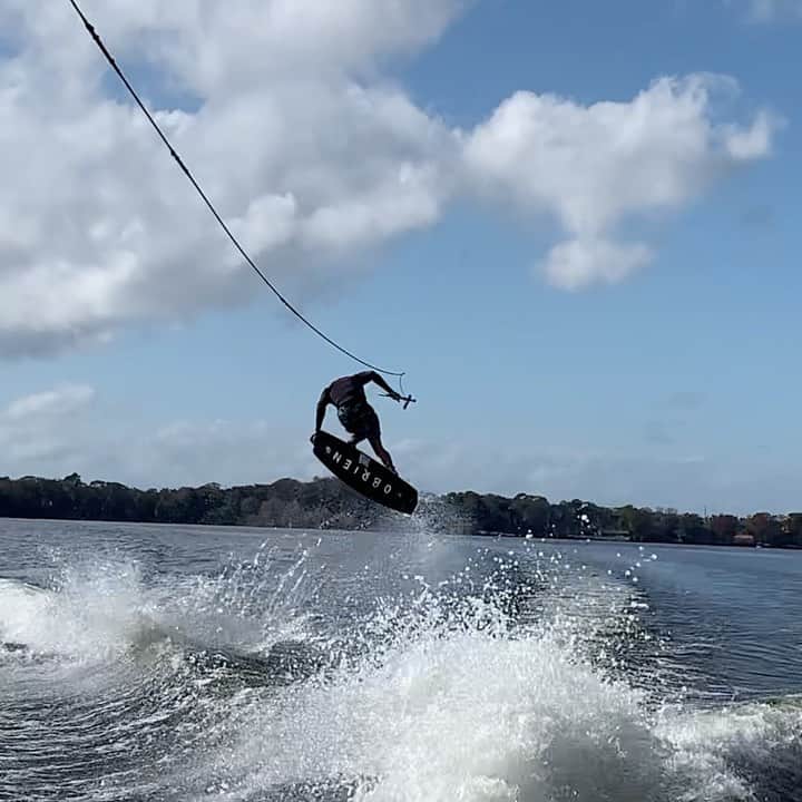 手塚翔太のインスタグラム：「3hits from yesterday🎅🏼🤘🏻 Having much fun shredding worm winter season👻」