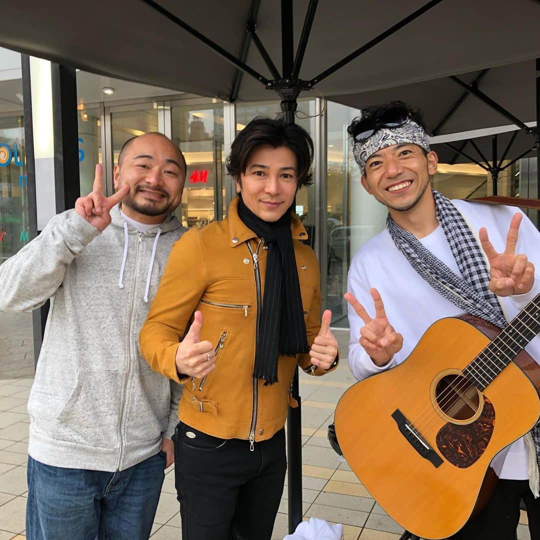 森慎太郎のインスタグラム：「仰天ハプニング、武田真治さんにドッキリかけさせてもらいました。 ありがとうございました #武田真治 #さんは #高校時代からのファン #だったので #ドッキリのリアクションは #クールでしたが #そんなのはもう #関係ないです！ #ありがとうございました」