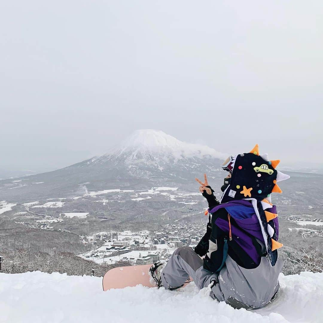 ファン・イーリンのインスタグラム：「🏂」