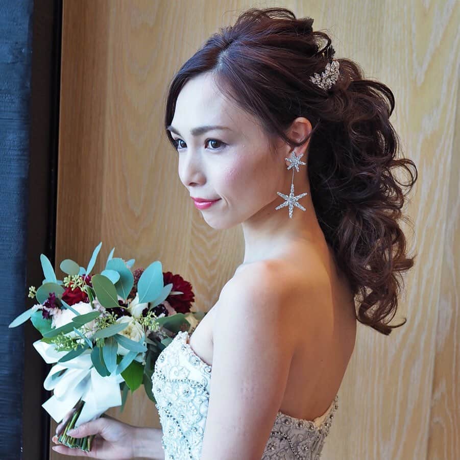 Tomoyo Kitamuraさんのインスタグラム写真 Tomoyo Kitamurainstagram 先日の花嫁様 ウィッグで長さを足したポニーテールに アンダーズ東京 出張ブライダルヘアメイクご予約可能日 年内 年 1月11 13日 2月1 2 11 29日 3月1 7 8日 4月4 5 18 26 29日 全国