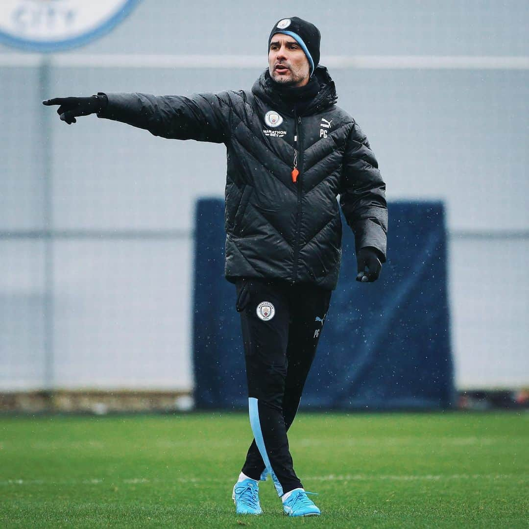 マンチェスター・シティFCさんのインスタグラム写真 - (マンチェスター・シティFCInstagram)「🐺 in our sights... ⠀ #ManCity #WOLMCI」12月26日 23時33分 - mancity