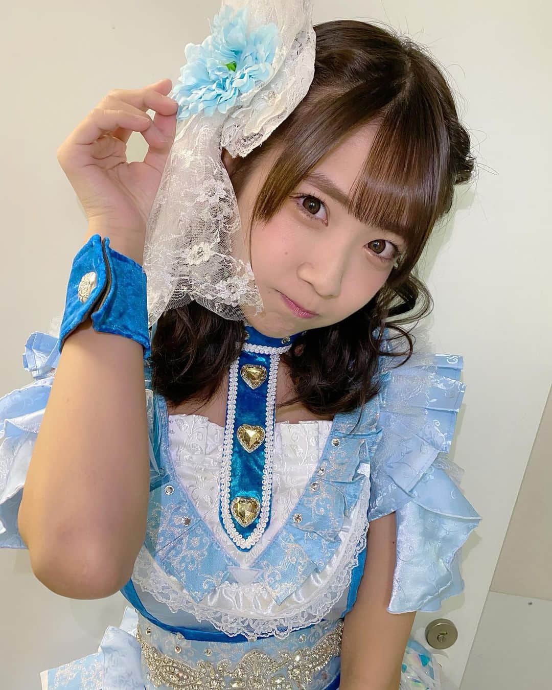 天羽希純のインスタグラム：「3000年に一度の正統派アイドルです👸🏻👑 #アイドル #Japanese #アイドル衣装 #ヘアアレンジ #自撮り #可愛い女の子 #撮影会 #撮影会モデル #ライブ #asiangirls #年末 #お正月 #推し」