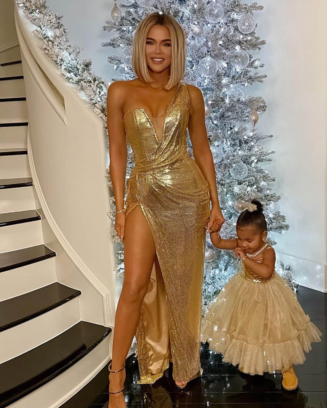 クロエ・カーダシアンさんのインスタグラム写真 - (クロエ・カーダシアンInstagram)「🎄Merry Christmas 2019 🎄」12月26日 23時41分 - khloekardashian