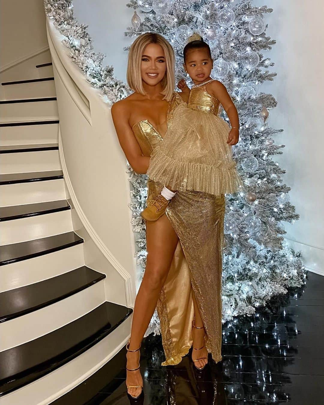 クロエ・カーダシアンさんのインスタグラム写真 - (クロエ・カーダシアンInstagram)「🎄Merry Christmas 2019 🎄」12月26日 23時41分 - khloekardashian