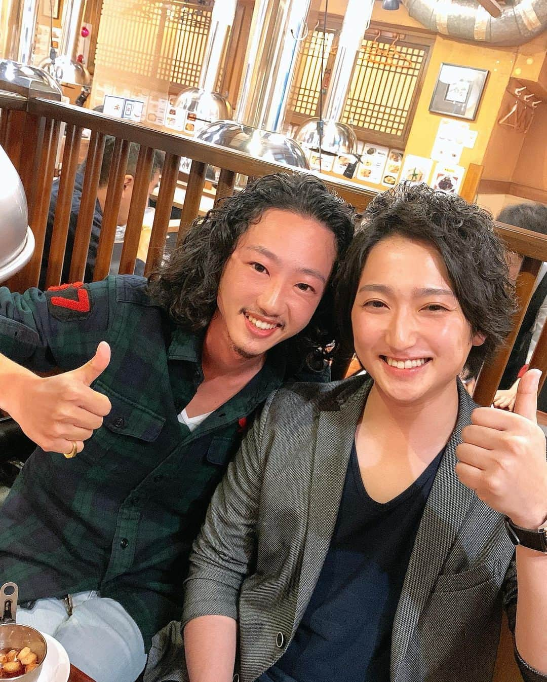 間宮梨花さんのインスタグラム写真 - (間宮梨花Instagram)「この日ゎ大好きなカップルとご飯からの新宿バブリーでよっぱらい😝🙏💗久々にみんなでわいわいのんでたのしかったなぁ💝💝💞 りかがきてるワンピゎ昔の @duras_official 😊❣️外人さんみたいな体系の人がきたらもっとにあうんだろうな。笑 デニムジャケットゎ @miho_ishigami みほさんのブランド💗 #夫婦呑み #大好きなカップル #しーちゃんかわいい #新宿 #バブリー #酔っ払い」12月26日 23時45分 - rika_aizawa0329