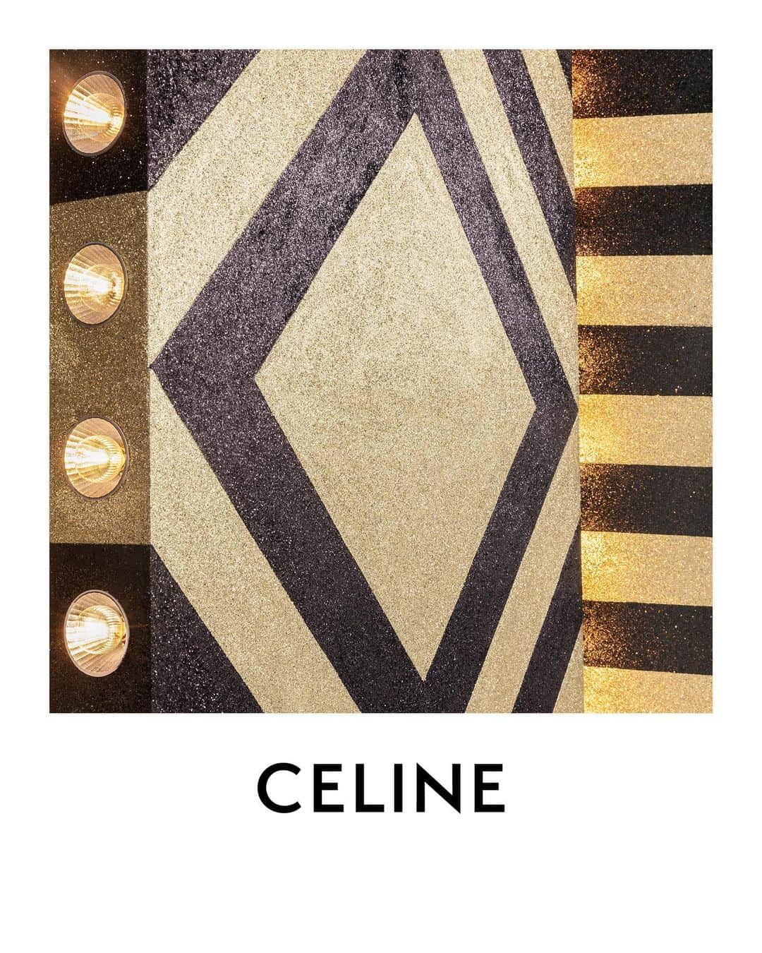 Celineさんのインスタグラム写真 - (CelineInstagram)「CELINE HOLIDAY STORE INSTALLATION ⠀⠀⠀⠀⠀⠀ #CELINEBYHEDISLIMANE」12月26日 23時55分 - celine