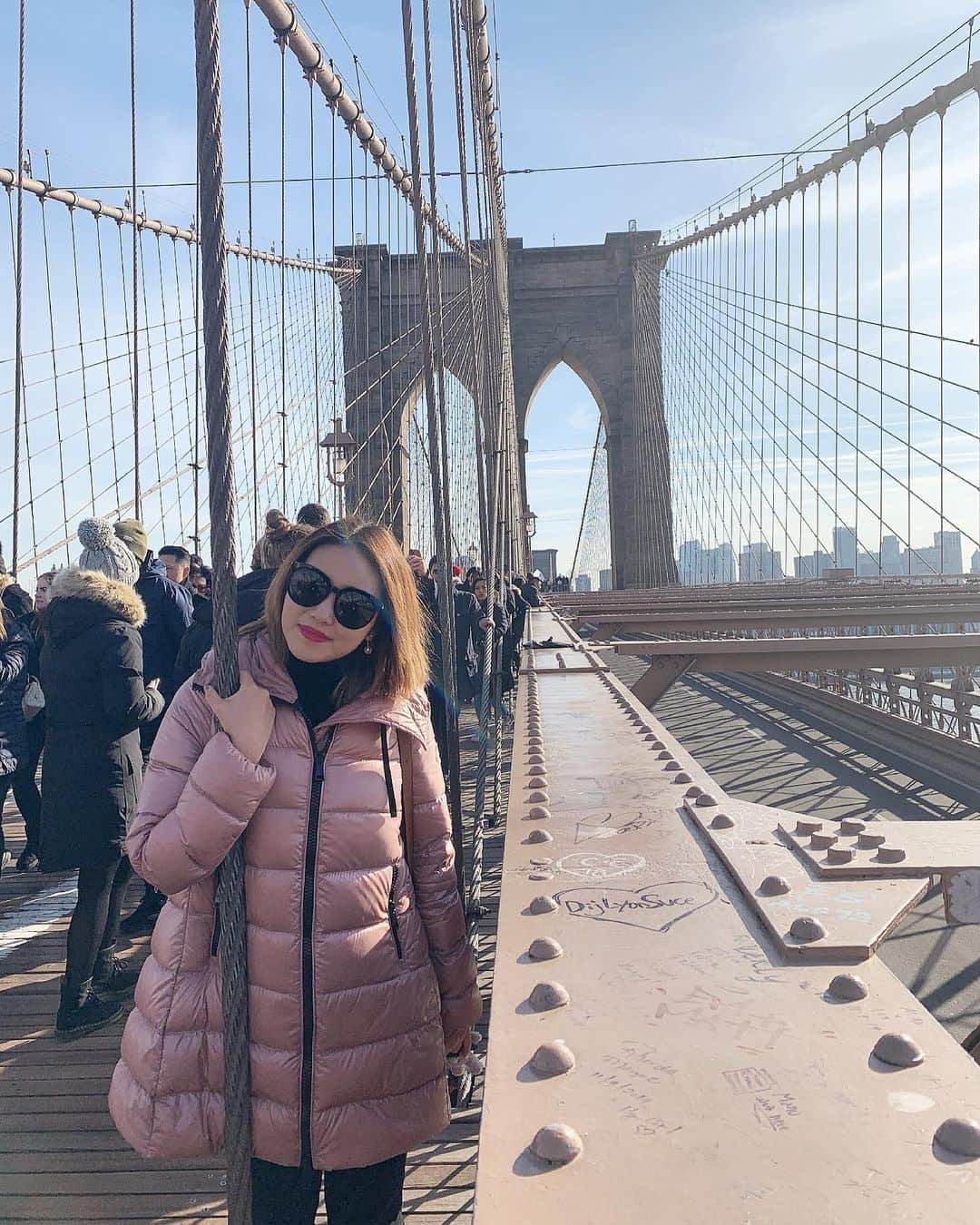 耿冰娃のインスタグラム：「游客照打卡~Brooklyn Bridge！🌉」