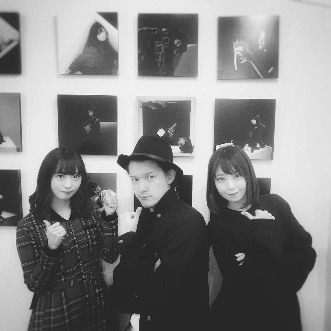 伊藤陽佑のインスタグラム：「#秋山依里　#泉茉里  むっっかしから推し顔　ずっと見れるよね　眼福  ふたりとも根っからのアーティストなんですよね 自分から発信できる人は推せます  まりちゃんはプラニメのときに初めて観てなんじゃこの人は、と  えりちゃんは響鬼で観てなんじゃのこハスキーな声は、と  まぁただのファンです　すいません  今回のモデルも快く引き受けてくれました トークショーありがとうございました」