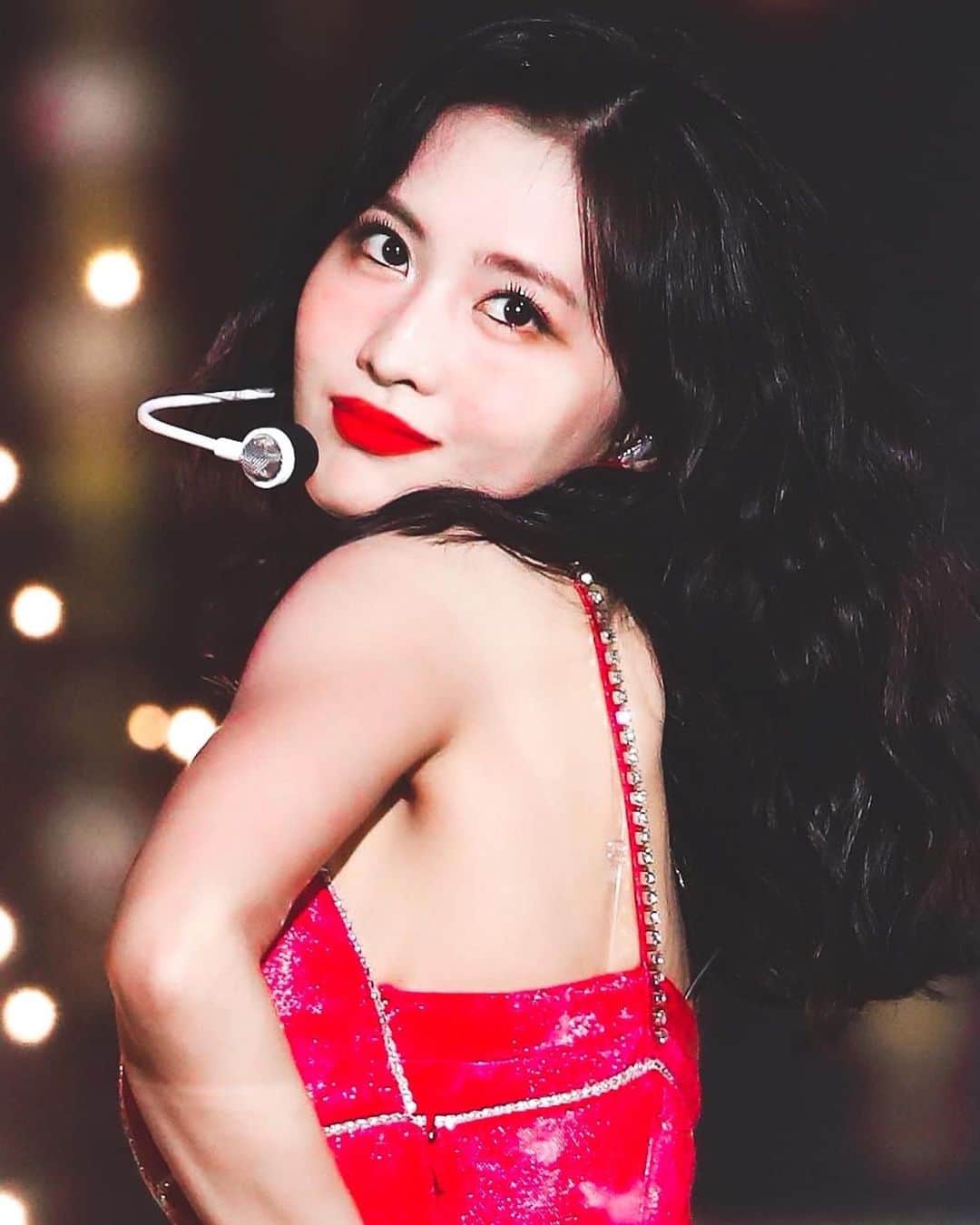 のインスタグラム：「♡ [Fantaken] 191225 - 2019 SBS Gayo Daejeon -  #MOMO #트와이스 #모모 #平井もも #もも #TWICE ©️ peach angel」
