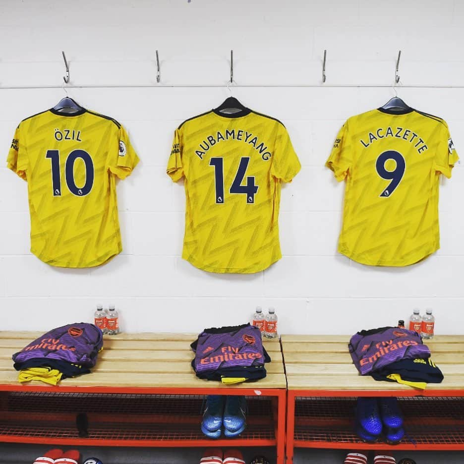 アーセナルFCさんのインスタグラム写真 - (アーセナルFCInstagram)「Our front line 💛  Mesut, Auba and Laca are reunited on the pitch for #BOUARS 🔥  #Aubameyang #Lacazette #Ozil #arsenal #afc #coyg #gunners #france #gabon」12月26日 23時54分 - arsenal