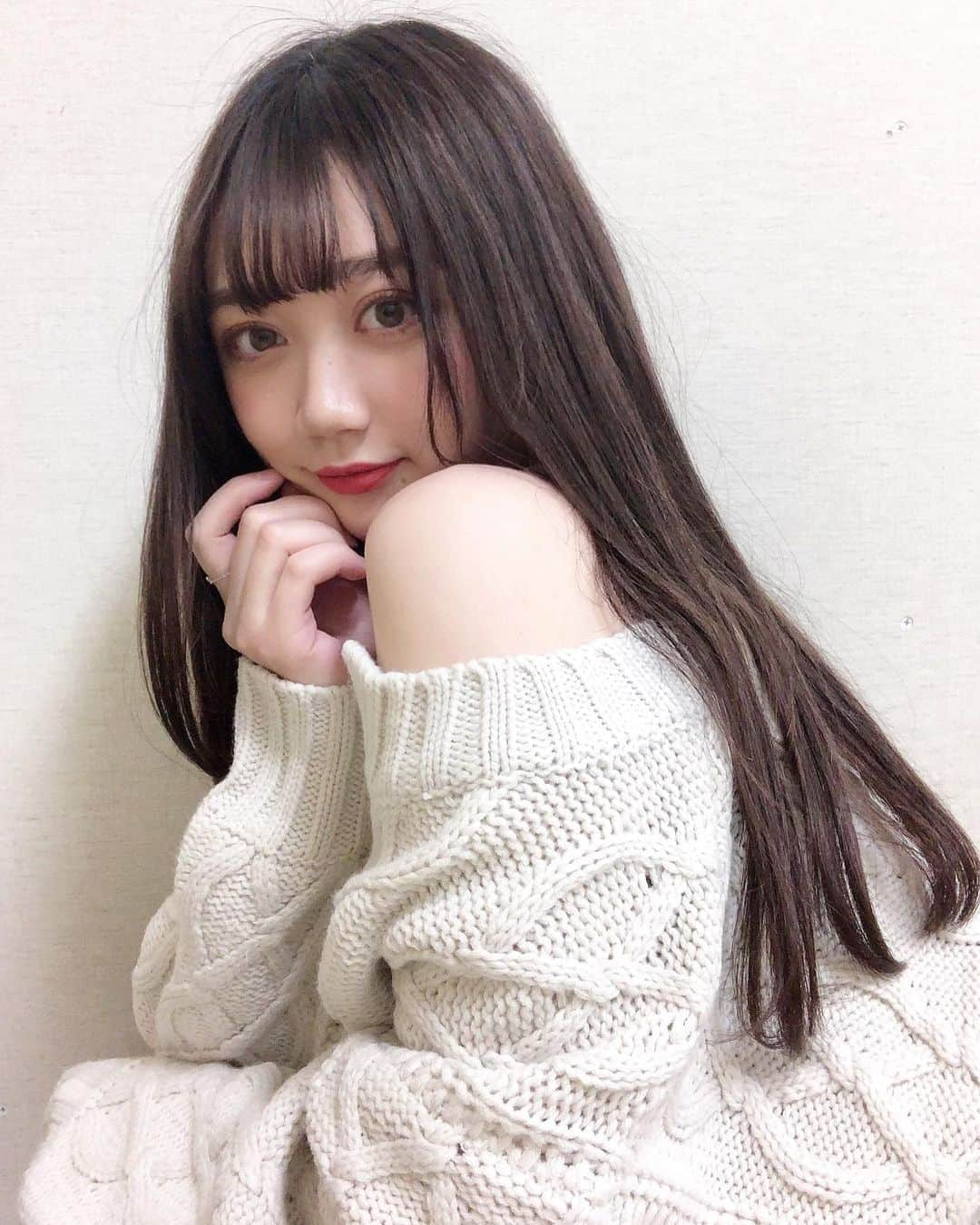 小澤しぇいんさんのインスタグラム写真 - (小澤しぇいんInstagram)「今日はえろざわさんを💋 暗髪ロングそろそろ卒業して、新年はイメチェンしようかと思います💓 29日までしか私の暗髪ロング見れないと思いますん🤫 来年はPINK FANTASYさんとリリイベをたくさんします！ 3枚目に詳細載せておくね。追加もあるかもしれないので、公式のアカウント見てね！」12月27日 0時21分 - 1217_shane