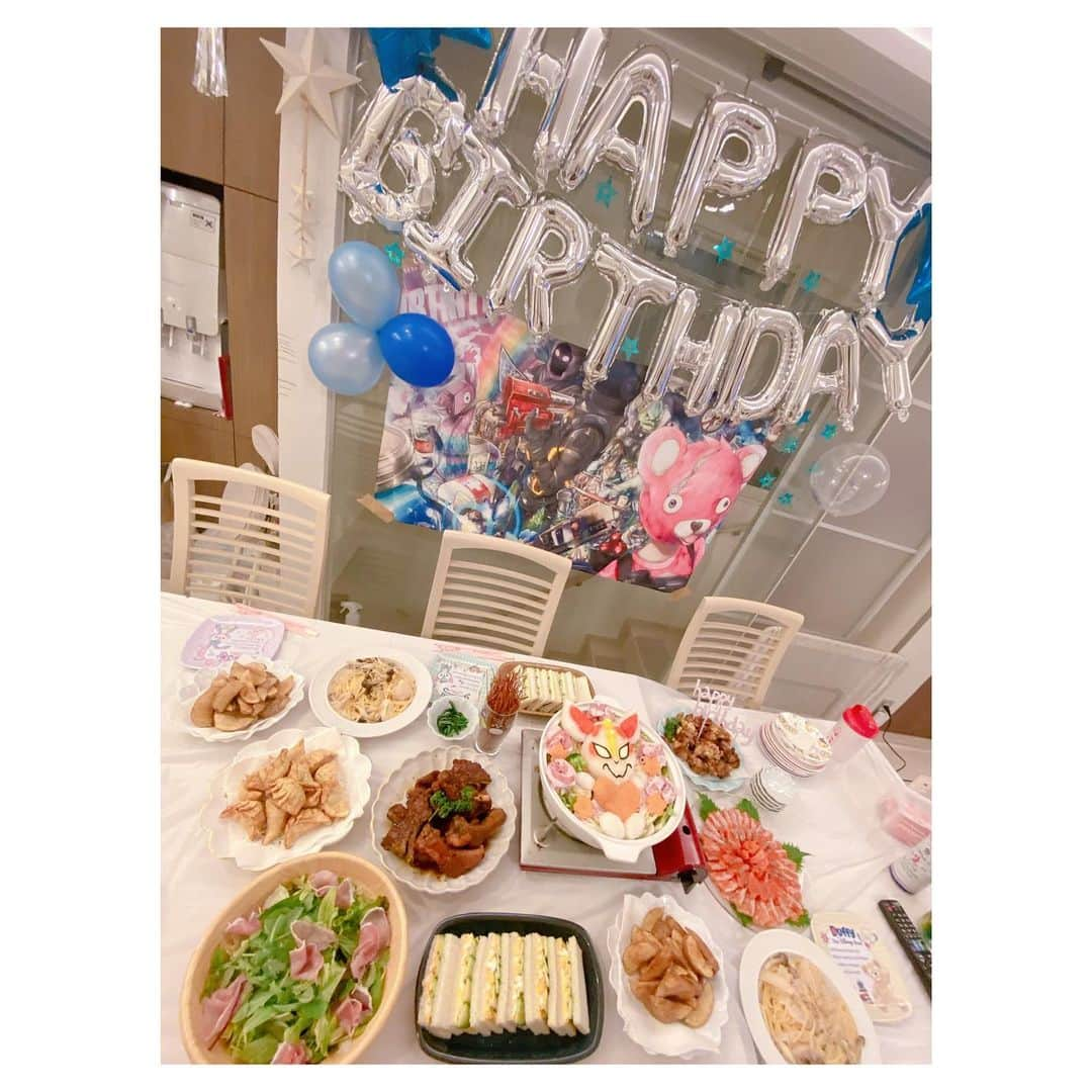 辻希美さんのインスタグラム写真 - (辻希美Instagram)「誕生日メニューは青空の好きな物ばかりにしました😁💕💕👍 👉swipeしてね💕  #青空 #9歳 #birthday #🎂💕 #夕飯メニュー #好きな物だらけ #❤️」12月27日 0時54分 - tsujinozomi_official