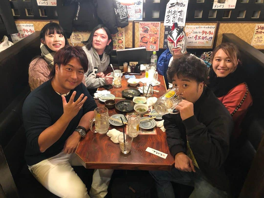 朱里さんのインスタグラム写真 - (朱里Instagram)「#真田十勇士　忘年会😊 真田のみんな大好きだーー🤩 楽しかったぜ😎絆強し✨ 2020年　2月2日　#ガンプロ　そして2月13日　#魔界　よろしくお願いしますね🥺 みんな真田十勇士推しになーれ(о´∀`о)✨ 来てねーーー！！！ #忘年会」12月27日 1時14分 - syuri_official