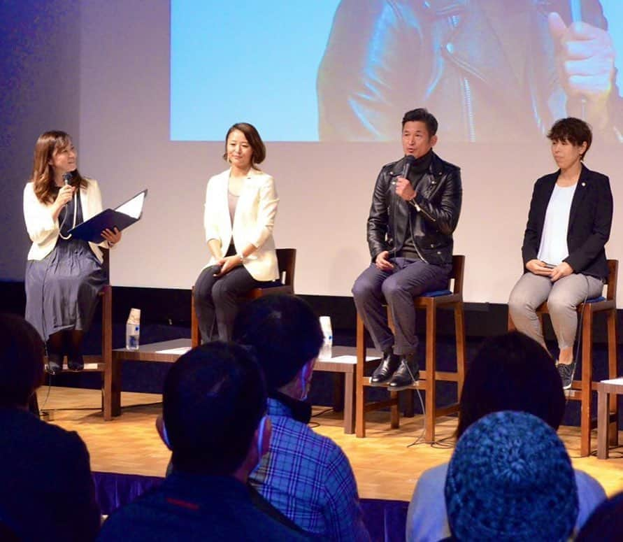 日々野真理さんのインスタグラム写真 - (日々野真理Instagram)「「2020日本サッカーこう戦う」トークイベントの司会。最高に楽しい１時間半でした。 ・ #大仁邦彌さん #三浦知良選手 #カズさん #キングカズ  #前園真聖 さん #ゾノさん #川上直子 ちゃん #岩清水梓選手 #日々野真理 #日本代表サッカー  #なでしこジャパン #東京2020オリンピック」12月27日 1時08分 - marihibino1031