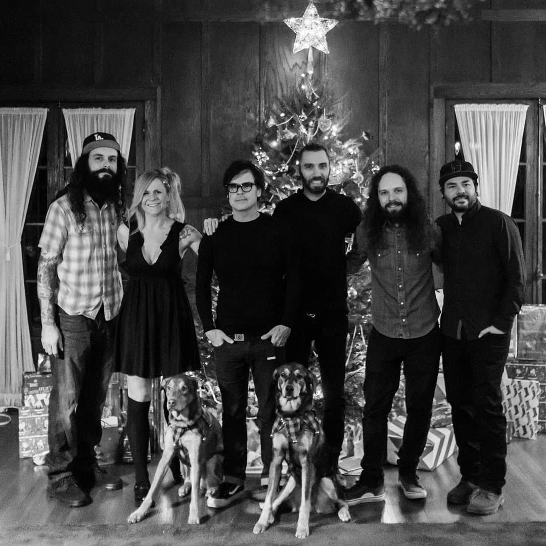 Your Favorite Enemiesのインスタグラム：「From all of us in Your Favorite Enemies, we want to wish you a Happy Holidays!  Whatever this means for you, we hope you are surrounded by the people you love, and that you are having a blast doing what you like the best. But most especially, we wanted to take the time to thank you, because we are able to do this on a daily basis. Being the 6 of us together, composing and playing our own original music… we couldn’t do it without you! Thank you!  #yourfavoriteenemies #theearlydays #yfeearlydays #happyholidays #merrychristmas #christmaspuppies #thankful」