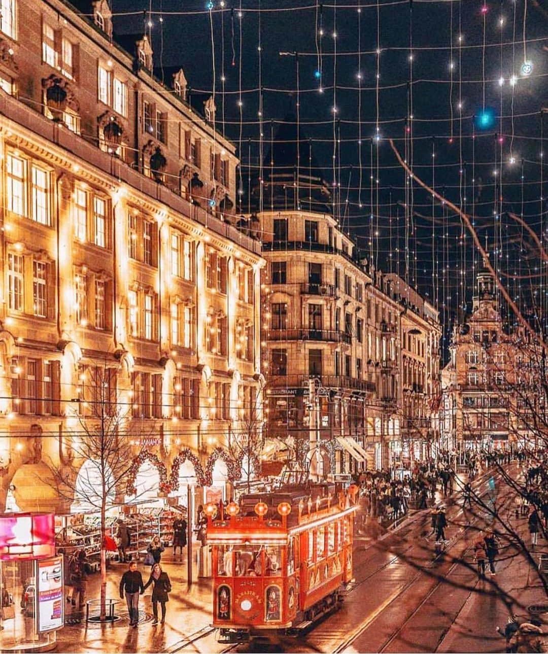 Wonderful Placesさんのインスタグラム写真 - (Wonderful PlacesInstagram)「Zurich - Switzerland ✨❤️❤️❤️✨ . Picture by ✨✨@andretamburrini✨✨ #wonderful_places for a feature ❤️」12月27日 1時48分 - wonderful_places