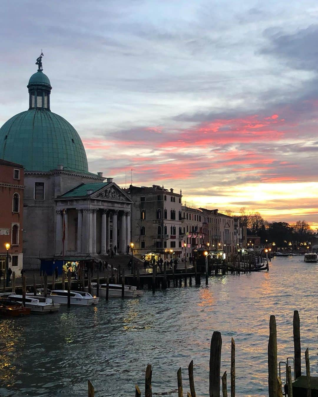 フェデリカ・ペレグリニさんのインスタグラム写真 - (フェデリカ・ペレグリニInstagram)「Ogni volta come la prima volta..... Venezia 🌅」12月27日 1時57分 - kikkafede88