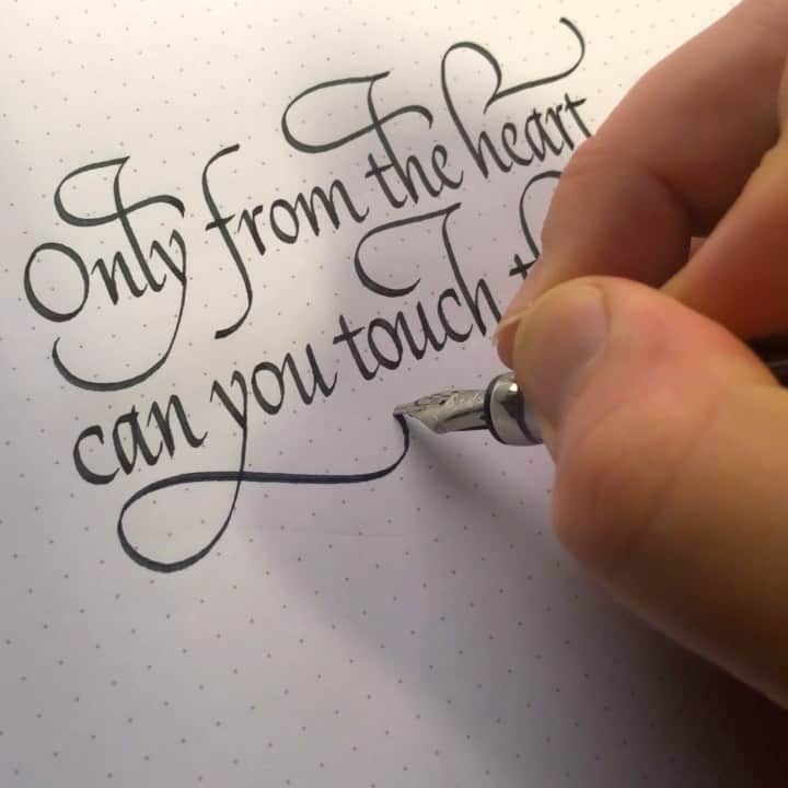 Seb Lesterのインスタグラム：「I got a new pen for Christmas. Festive best wishes to all of you. ✍️🙂👍 Quote by Rumi, pen is a TWSBI Diamond 580, music is ‘November’ by the brilliant Kai Engel. #calligraphy #teach #learn #wow #cool #bored #letterforms #italic #flourishing #rumi #seblester」