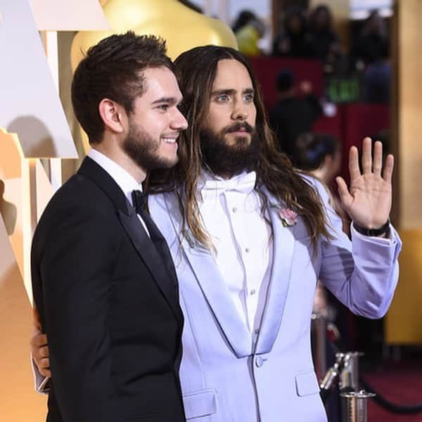 ゼッドさんのインスタグラム写真 - (ゼッドInstagram)「HAPPY BIRTHDAY TO MY BROTHER @JaredLeto!!! ❤️」12月27日 2時00分 - zedd