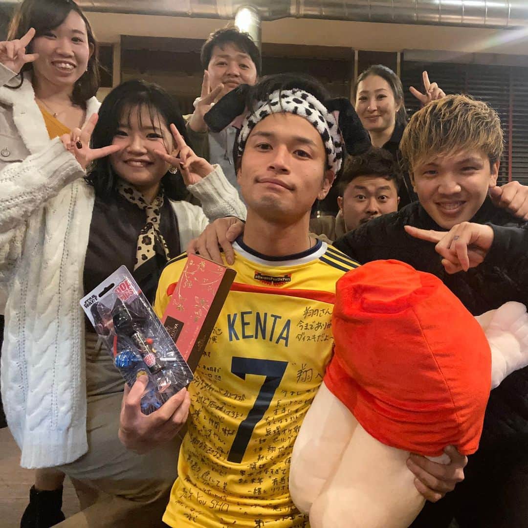 加賀美翔さんのインスタグラム写真 加賀美翔instagram 今日でみやび最後の出勤でした シフト入ってない子が会いにきてくれたり プレゼントもめっちゃ嬉しかった こんな幸せなことはない みやびで働けて本当に良かった 人として成長させてくれた