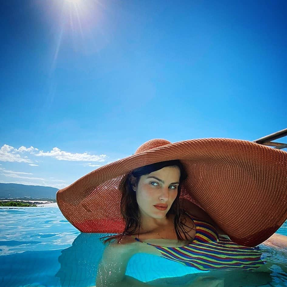 イザベリ・フォンタナさんのインスタグラム写真 - (イザベリ・フォンタナInstagram)「Blue Blue 💧🦋🐬」12月27日 2時04分 - isabelifontana