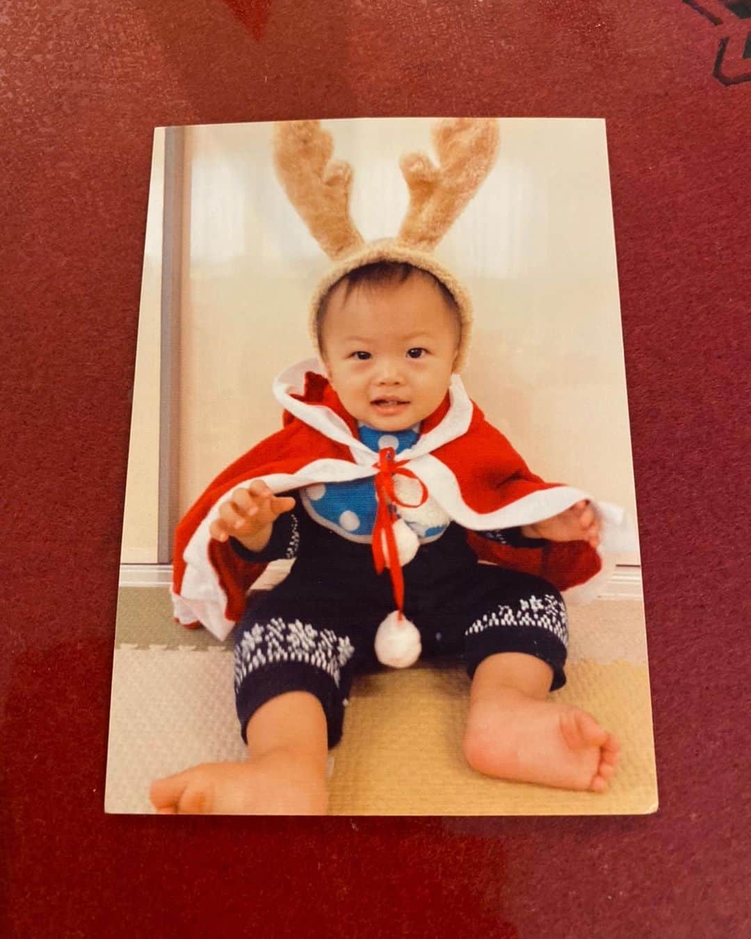 村主章枝さんのインスタグラム写真 - (村主章枝Instagram)「Kosei become 1 year old and start walking👣  I can't thank enough that he grew up healthy and lots of love from his family. 甥っ子、コウセイが1歳になり、歩き始めました。 健康に沢山の愛をもらいながら、育っていることに感謝しております。 #nephew  #birthday  #firstwalk」12月27日 2時11分 - fumie.suguri