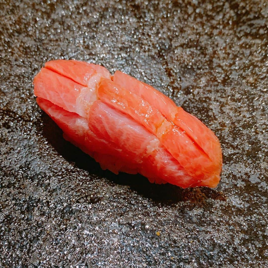 河西美希さんのインスタグラム写真 - (河西美希Instagram)「今年最後のお寿司🍣 天国すぎた…‧⁺◟( ᵒ̴̶̷̥́ ·̫ ᵒ̴̶̷̣̥̀ )  オールスター勢揃いで冬の美味しさがギュッと詰まってたわあ…🥺 ご馳走様でした🥳」12月27日 11時53分 - mikipon1111