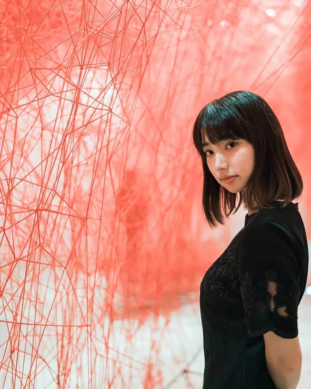 保坂玲奈さんのインスタグラム写真 - (保坂玲奈Instagram)「______CHIHARU SHIOTA 🧵 . . . ○今年のBVLGARI AVRORA AWARDでも 入賞されていた #塩田千春 さんの " #魂が震える " 人の心を動かすものを作るって すごいなと心から思います😳 . . . #塩田千春展魂がふるえる #塩田千春展 #六本木 #アート #六本木ヒルズ #moriartmuseum #現代アート #美術館 #美術館巡り #美術館好きな人と繋がりたい #森美術館」12月27日 11時45分 - __renao_0707