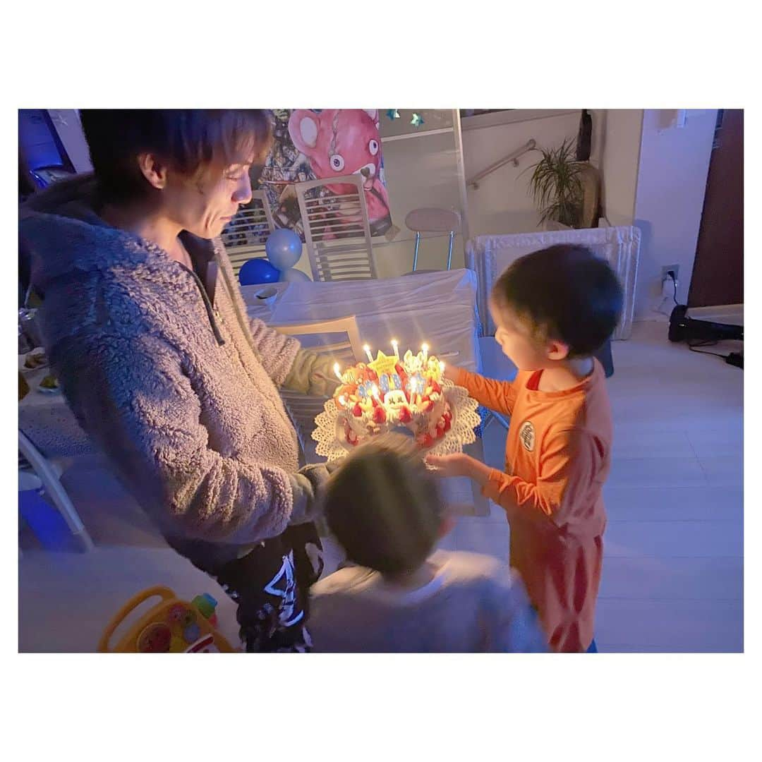 辻希美さんのインスタグラム写真 - (辻希美Instagram)「改めて青空９歳のお誕生日おめでとう٩(๑>∀<๑)۶🎂💕💕👏 #青空 #9歳 #birthday #🎂💕 #詳しくはblogにて #のんピース　にて #❤️」12月27日 11時48分 - tsujinozomi_official