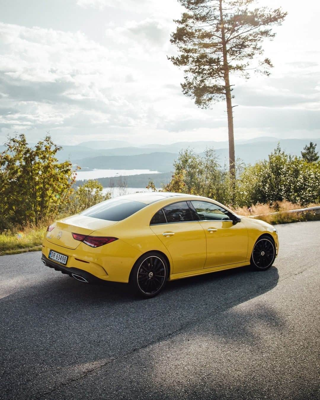 メルセデス・ベンツさんのインスタグラム写真 - (メルセデス・ベンツInstagram)「Sporty, stylish, intelligent and dynamic. The CLA Coupé surely has some characteristics that stand out among others.  #MercedesBenz #CLA #CarsofInstagram #InstaCar #MBCar 📸 @christopherbusch for #MBsocialcar」12月27日 12時00分 - mercedesbenz