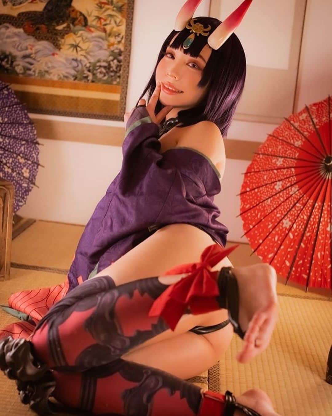 千尋のインスタグラム：「「呵呵，表情真可怕……放過人家吧」 Hehe , your face looks scary ... forgive me please? December's Tier 4 Shuten Douji>https://patreon.com/chihirosama  last 4 days!!! 喜歡千尋的酒吞嗎?請多多留言分享 不留言可是要處罰喔?笑  12月份的Tier4 酒吞童子 電子檔購入>https://reurl.cc/K69e09 Do you like CHIHIRO's Shuten Douji? Please share and leave a message . If not , there is a punishment ! Yes ? (laugh  December's Tier 4 Shuten Douji  #shutendouji #fgocosplay #cosplaygirls  #酒吞童子」