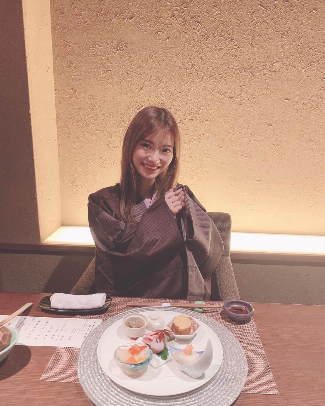 金子実加のインスタグラム：「はんなり🧡 . . . . . . . . . . . #christmas #dinner #箱根湯本　#箱根　#温泉　#女子旅　#旅行　#フルコース　#和食」