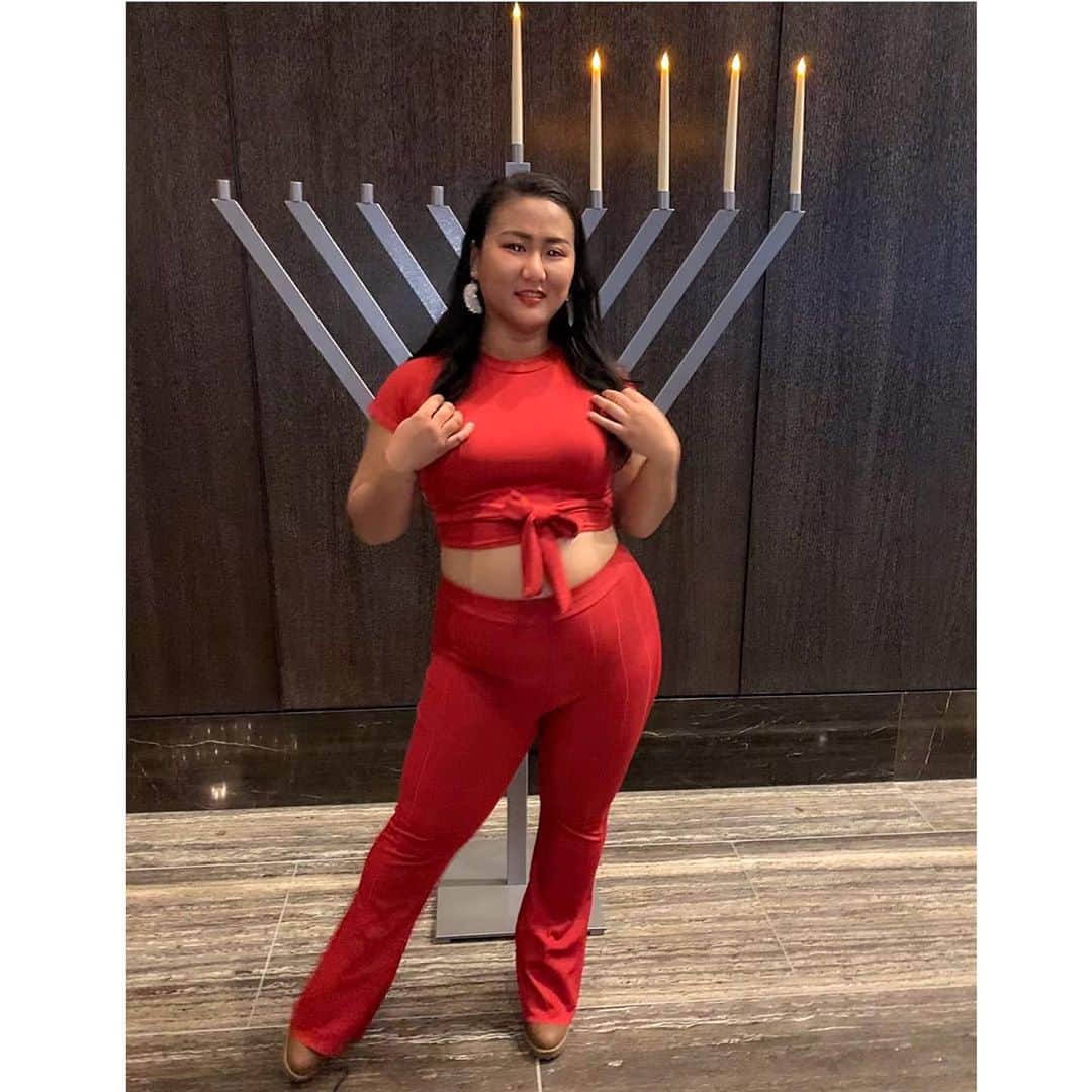 藤井美穂のインスタグラム：「Happy Hanukkah ! 👗 @femmeluxefinery #femmeluxegal」