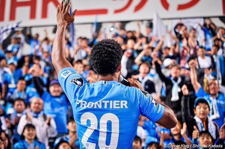 カルフィン・ヨン・ア・ピンさんのインスタグラム写真 - (カルフィン・ヨン・ア・ピンInstagram)「Good news! Just signed a new deal with Yokohama FC. It’s going to be my 10th season in Japan. What an amazing journey this is #yokohamafc」12月27日 5時02分 - calvinjongapin