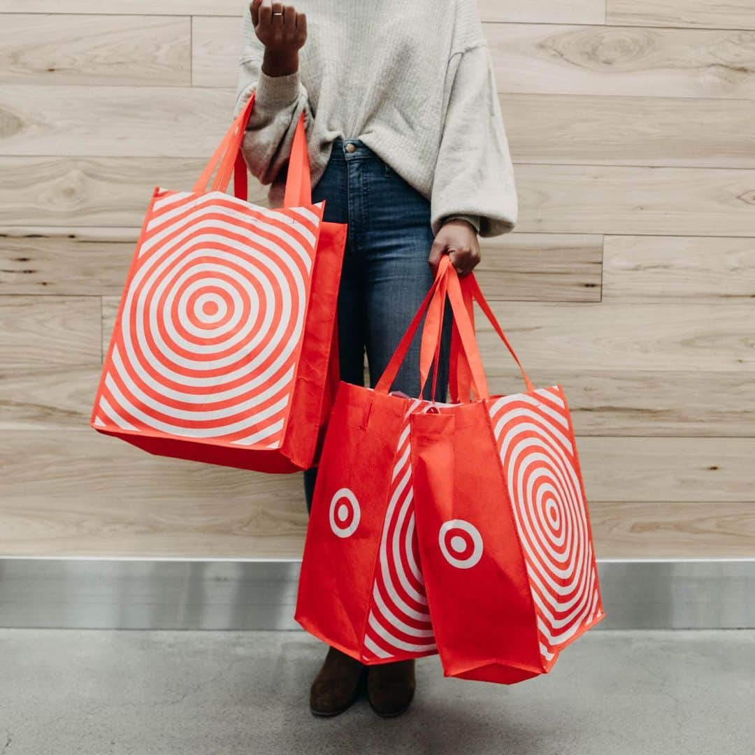 Targetさんのインスタグラム写真 - (TargetInstagram)「Dash, dance and prance over for all the best post-holiday deals. The Great Winter Clearance Dash is here!」12月27日 4時57分 - target