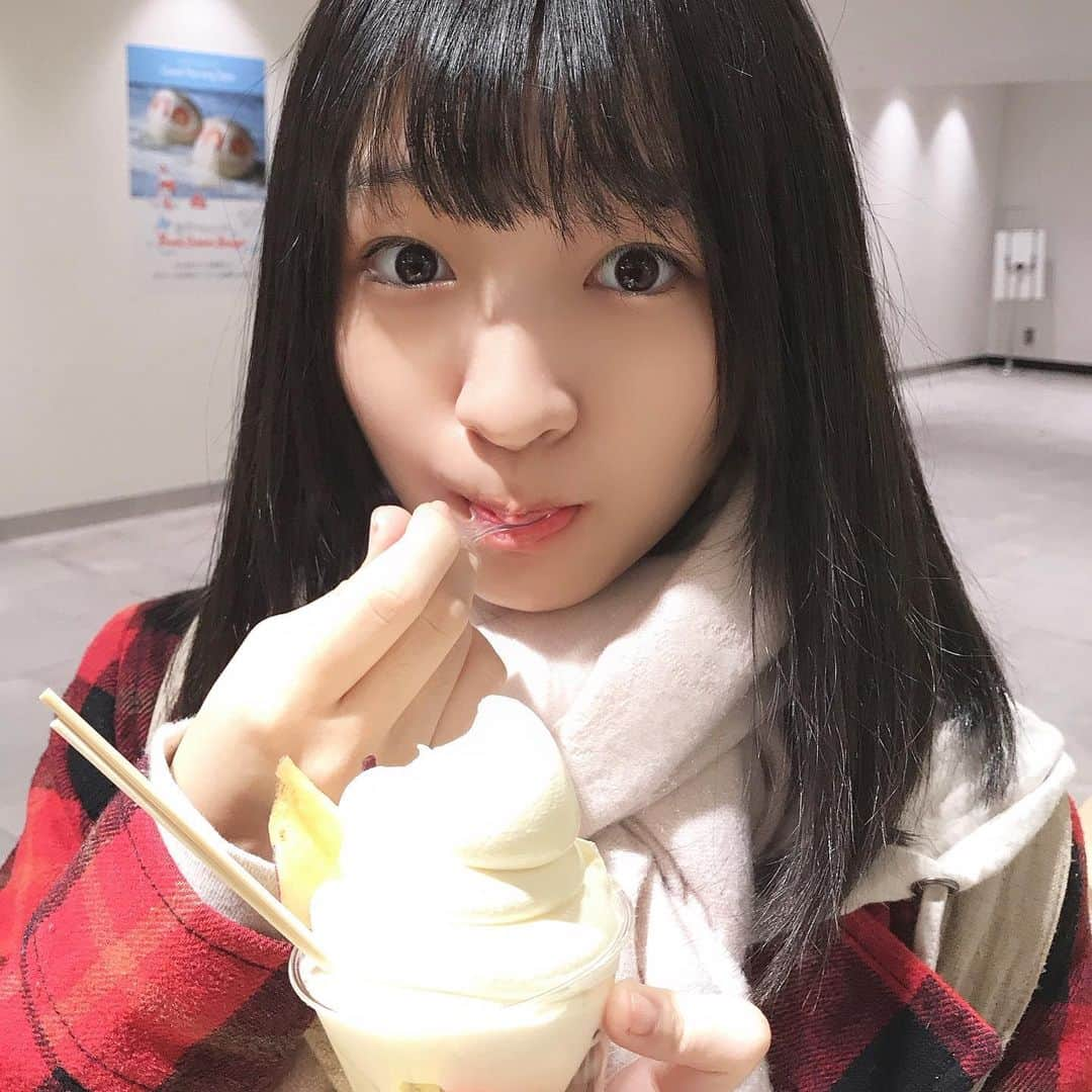 前野えまさんのインスタグラム写真 - (前野えまInstagram)「ハニポテパフェ🍦 ハニーキューブ(巣みつ)がのっかっていて濃厚な甘さがたまらなく美味しかったです🍯  #ハニポテ #ハニポテパフェ #巣みつ #巣蜜 #beekeepingcafe #はちみつ #ポテト #パフェ #スイーツ #スイーツ巡り #スイーツ女子 #スイーツ好き  #前野えま  #honey #bee #cafe #parfait #sweets #sweetstagram  #follow #followme #instagram #instafollow #instagood #tagsforlikes #tflers #tagsforlikesapp #idol #actor #actress」12月27日 6時30分 - maeno_ema