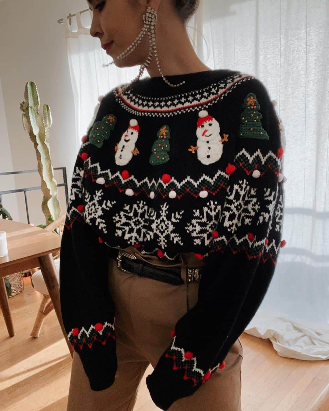 Collage Vintageさんのインスタグラム写真 - (Collage VintageInstagram)「Loving Christmas sweaters, can I wear them all year long? 🎅🧣⛄️ Me encantan los jerseys navideños, ¿los puedo llevar todo el año? 🎅⛄️」12月27日 6時46分 - collagevintage