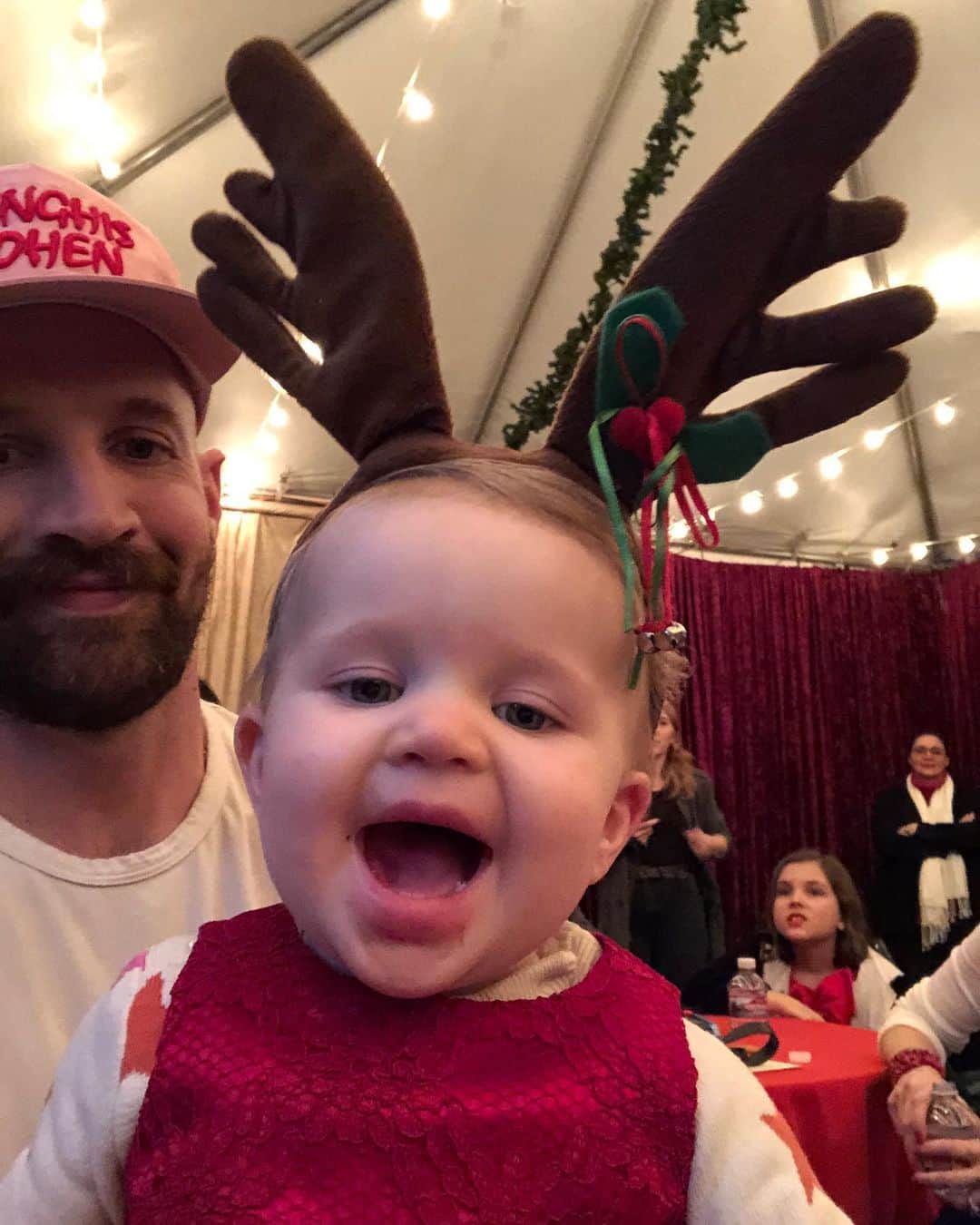 エリカ・クリステンセンのインスタグラム：「This season tuckered us out. And it ain’t over...! Last pic is current mood」