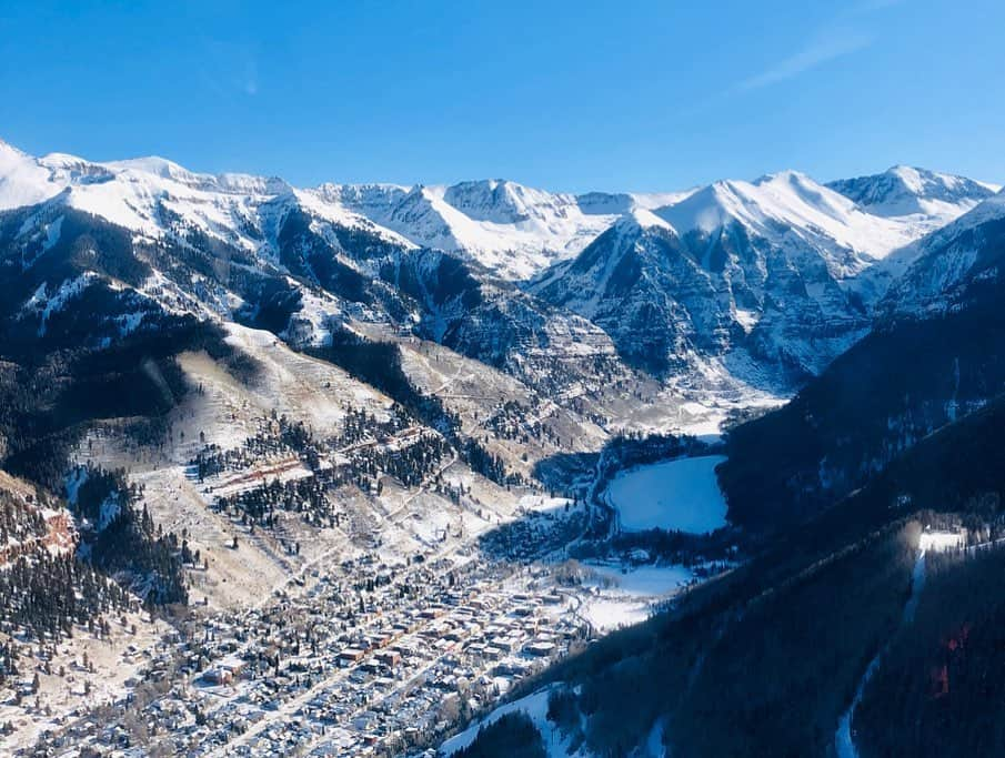 ノア・シュナップさんのインスタグラム写真 - (ノア・シュナップInstagram)「went heliskiing for the day 🚁」12月27日 7時38分 - noahschnapp