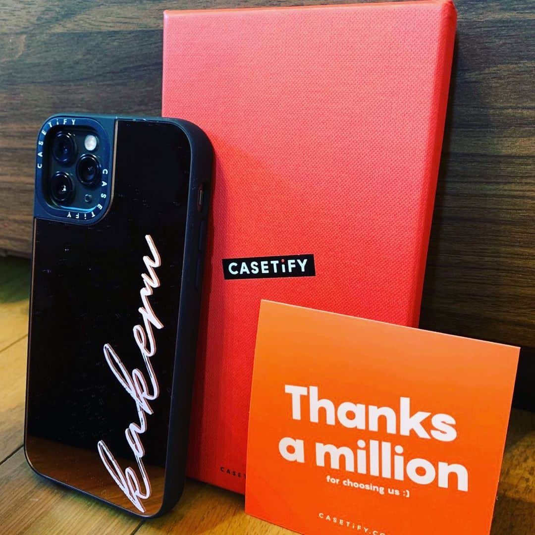 成田翔のインスタグラム：「New iPhoneケース👍  @CASETiFY @CASETiFY_jp #CASETiFY #CASETiFYミラーケース #StateYourCase」