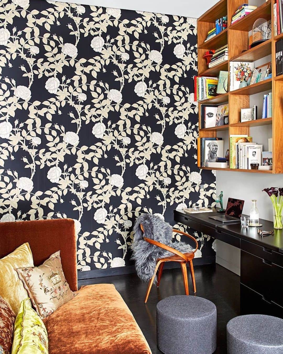 ELLE DECORさんのインスタグラム写真 - (ELLE DECORInstagram)「“We take playfulness very seriously,” says Amale Andraos of the architecture firm @work.ac, which was enlisted to transform a Brooklyn triplex for a couple with two children. In the home's study, the wallpaper is by @timorous_beasties, the vintage sofa is topped with pillows from Italy, and the poufs are by @softlinefurniture. Click the link in bio for the full tour, as featured in our January/February 2020 issue. Photography by @trevortondro; Styling by @lbenedum.」12月27日 7時58分 - elledecor