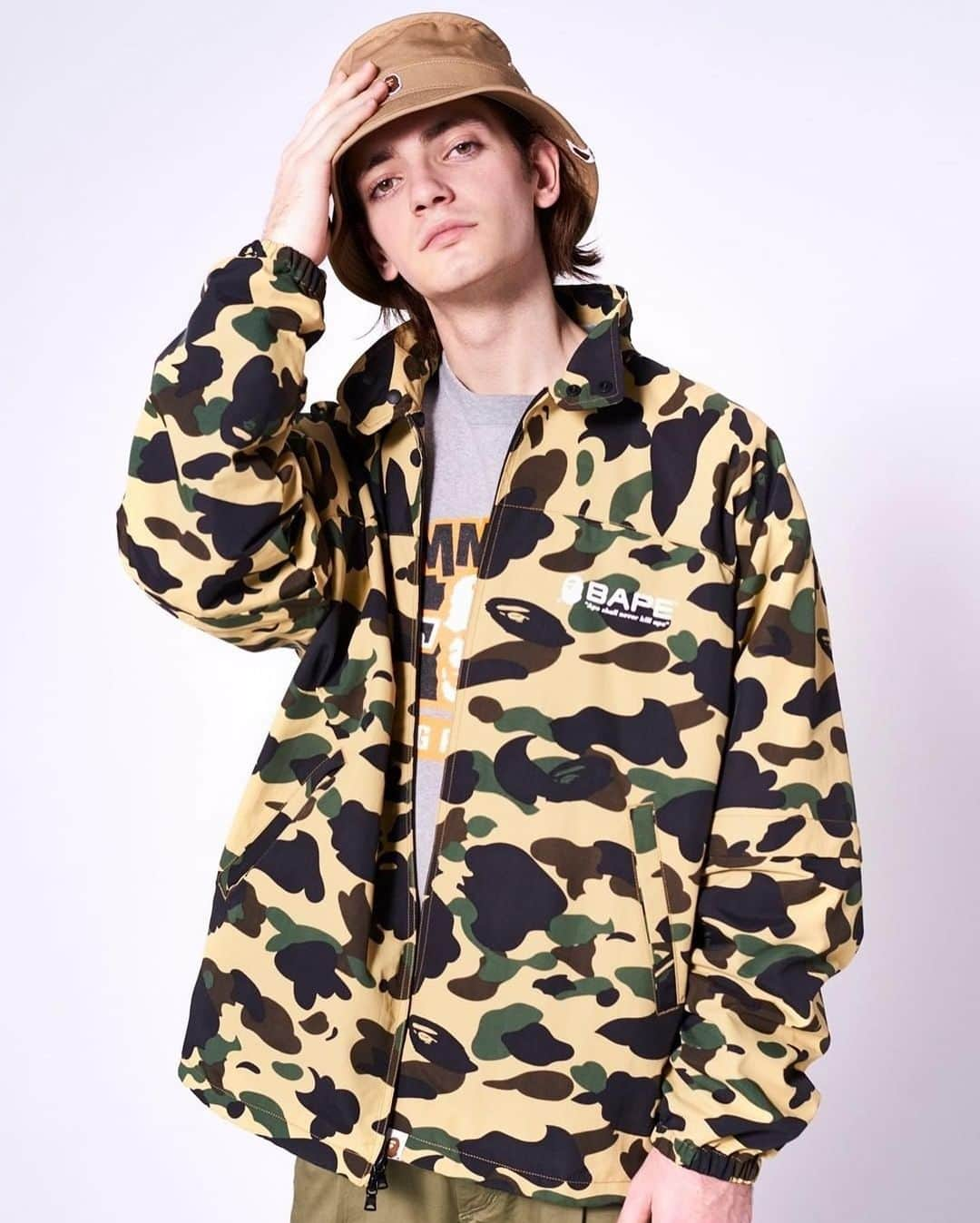 HYPEBEASTさんのインスタグラム写真 - (HYPEBEASTInstagram)「@hypebeaststyle: @bape_us Spring/Summer 2020 offering is packed with the Japanese label’s signature patterns and prints, updating several classic items and debuting several new silhouettes. An appreciation for timeless Japanese design informs several pieces, updated with contemporary cuts and BAPE’s classic iconography. Hit the link in bio for full details on the collection. Expect BAPE’s web store and global flagships — including a potential new NYC outpost — to receive the goods early next year.⁠⠀ Photo: BAPE」12月27日 8時04分 - hypebeast