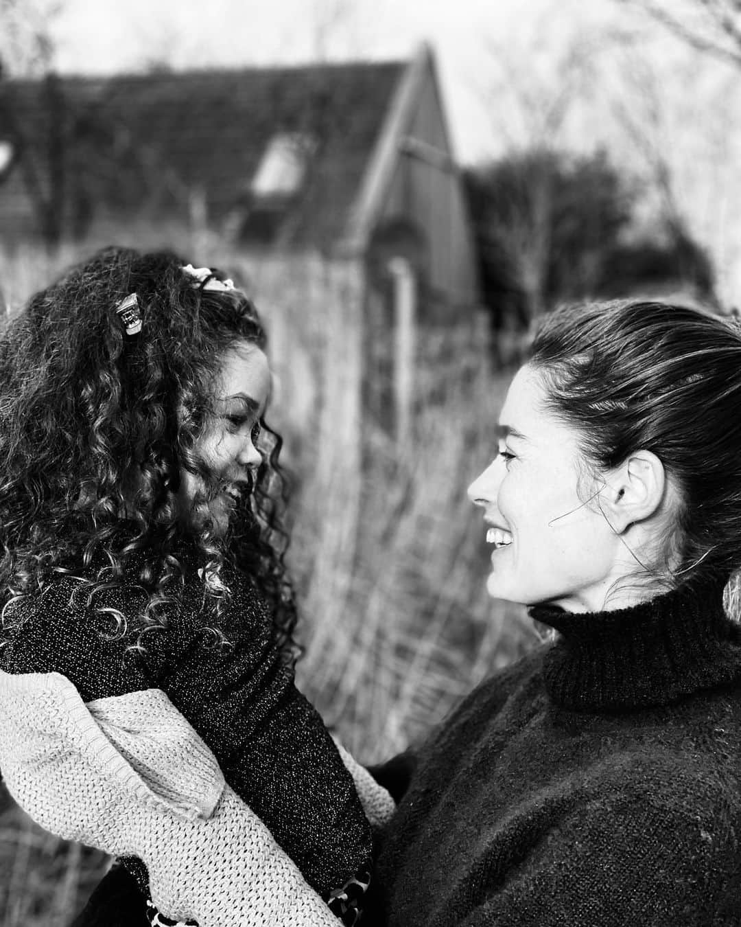 サネリー・ジェームズのインスタグラム：「My ladies ♥️ 📸」