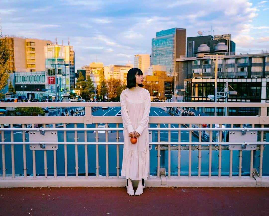 のインスタグラム：「. . . . 陽が沈む直前の黄色の青のコントラスト . . . . #richogr2」