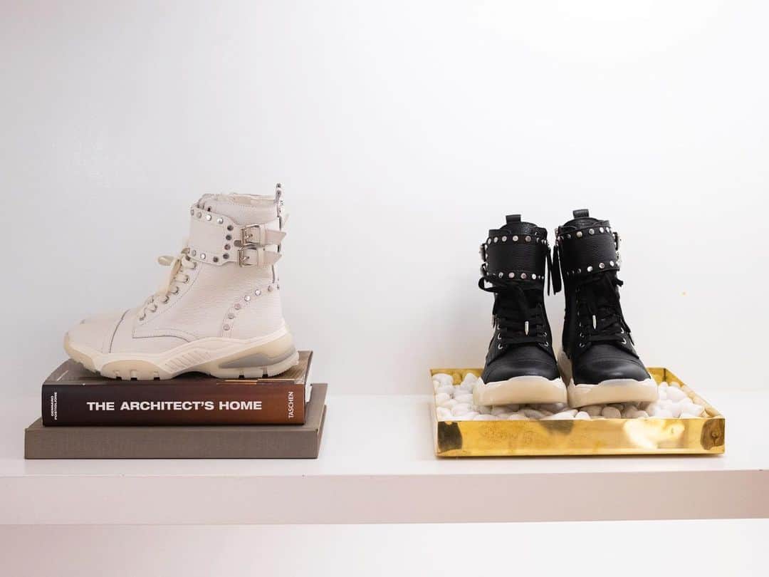 サムエデルマンのインスタグラム：「The Resnie Sneaker Boot | In Stock Now」