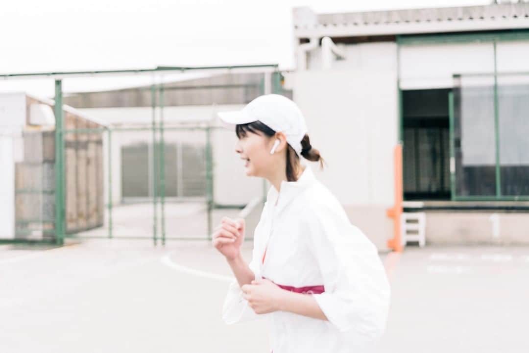 のインスタグラム：「皆さんは、ランニングに対してどんなイメージを持っていますか？ TGRではランニングが楽しくなるような工夫もお届けしています！ #beachme #相模屋 #slendaginza #slenda #アンダーアーマー #tgr #tgc #東京ガールズコレクション #tokyogirlscollection #tokyogirlsrun #marathon #マラソン #sports #healthy #running #instagood #power #スポーツ #diet #ダイエット #ランニング #sportswear #workout #training #フルマラソン #ランニング女子 #rungirl #トレーニング #instarunning #健康」