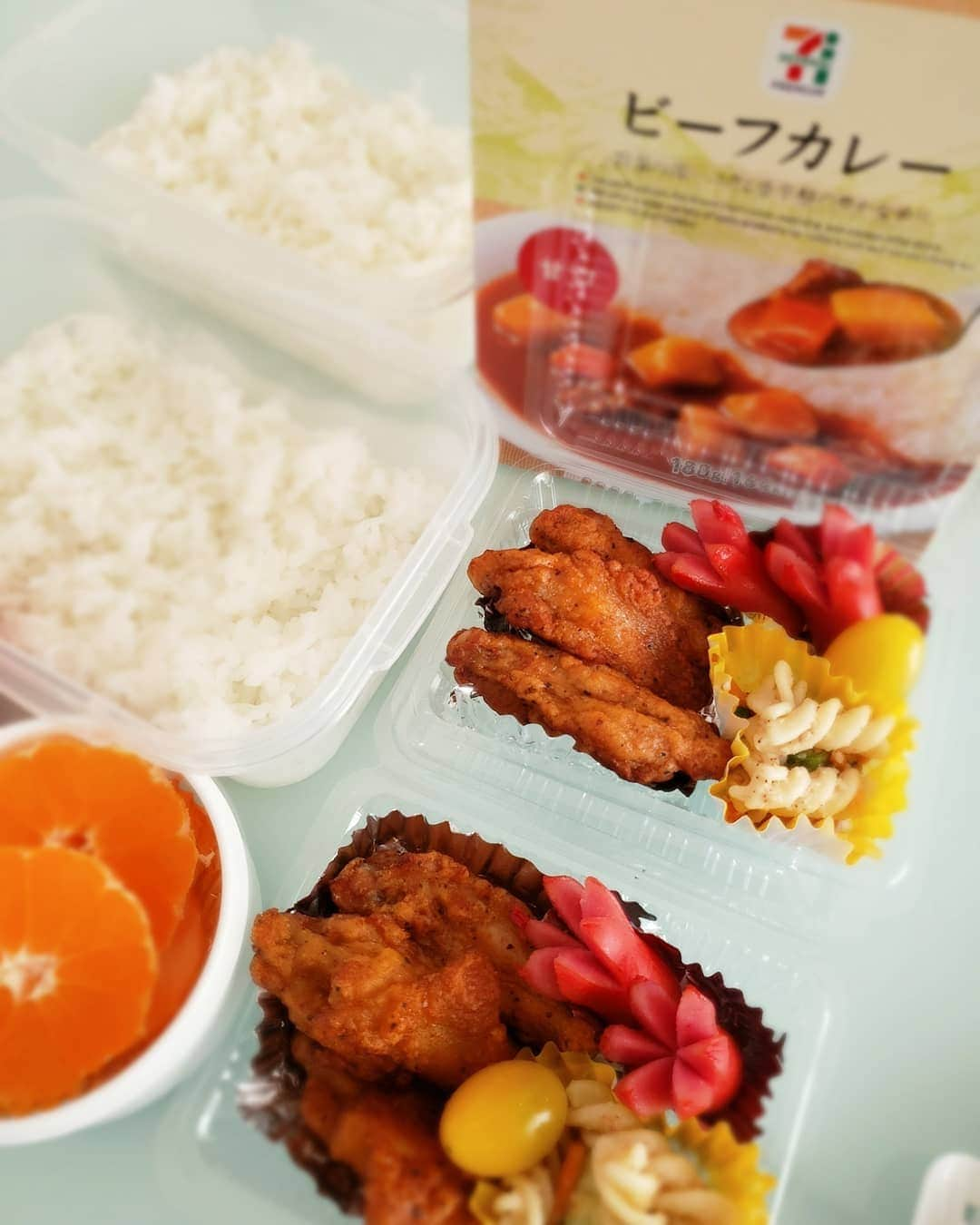 佐藤純さんのインスタグラム写真 - (佐藤純Instagram)「お弁当も今日で最後🍱  夏休み中の金曜日は、レトルトデーだったけど…冬休み中もレトルトデーはあるのか？？？(レトルトデーは、先生がレトルトを温めてくれるのです)  ま、いっか。  持ってっちゃえ！  ダメなら、冷やしカレー！ってことで😁(笑)  #お弁当 #お弁当生活 #レトルトカレー #チキチキボーン #大好き #冬休み #行ってらっしゃい #ママ #ママモデル #モデル #mama #mamamodel #model」12月27日 9時13分 - junsatoidea